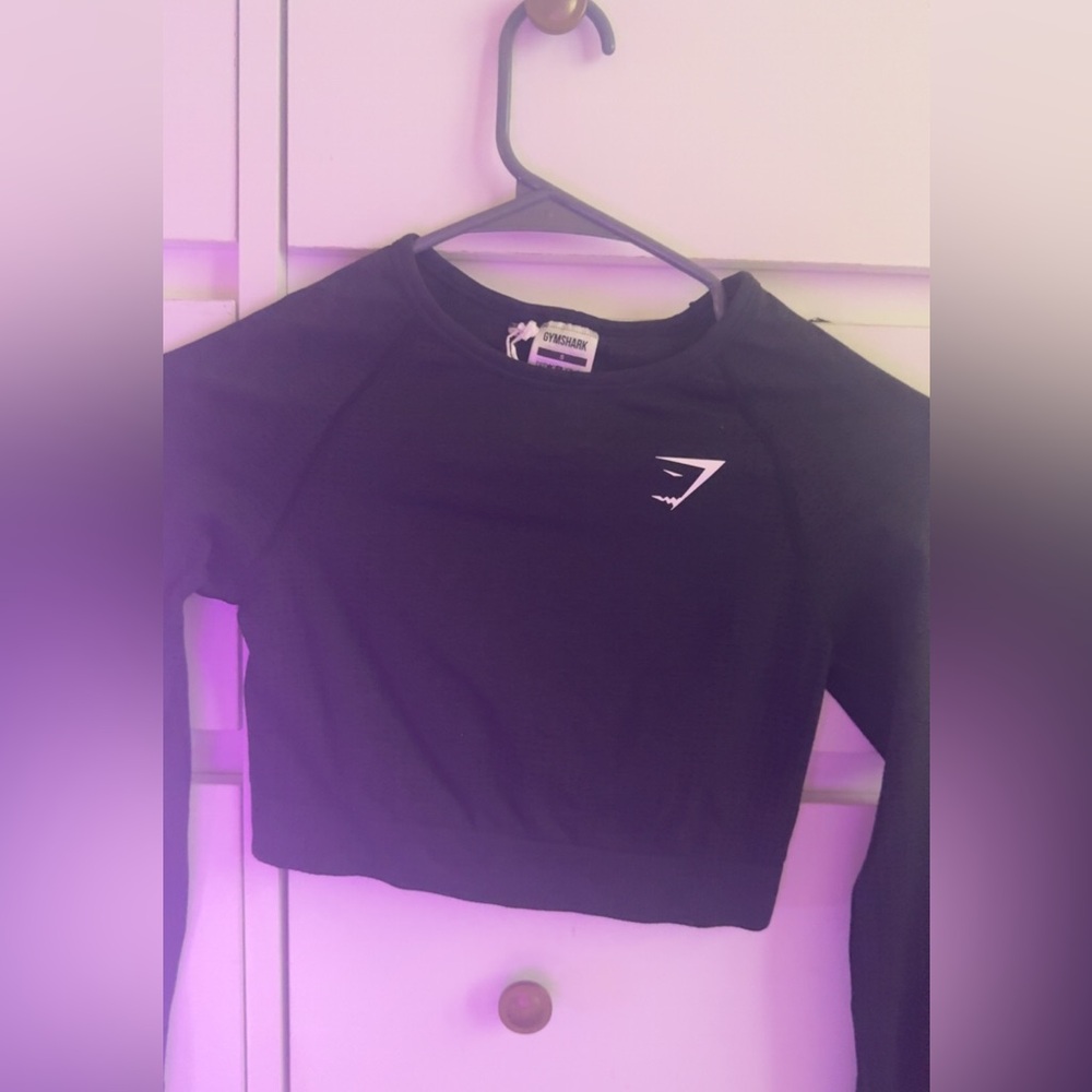 Gym shark top